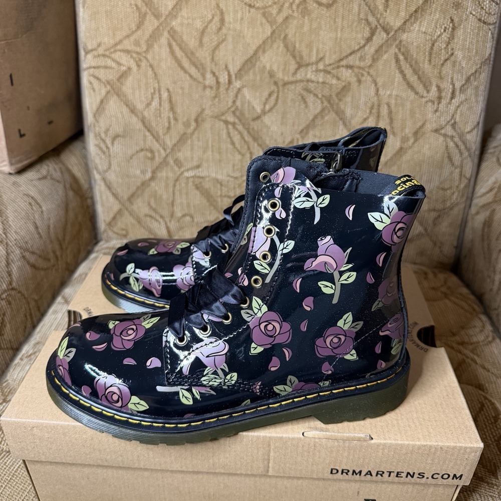 Womens Dr Martens 1460 Pascal Y Decayed Rose Patent Lamper Boots. Size 7.